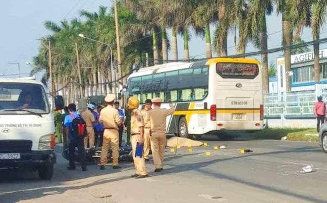 Hai vợ chồng cụ già chết thảm sau va chạm với xe tải trên quốc lộ 91