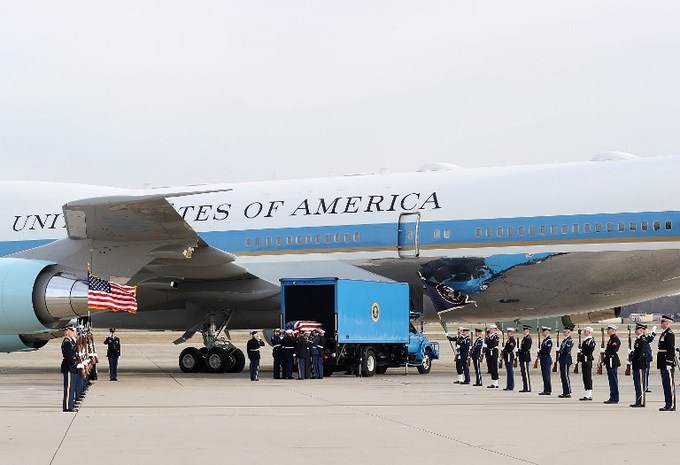 Những hình ảnh xúc động trong tang lễ của cố tổng thống Bush