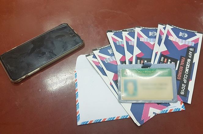 Bảo vệ thuộc VFF phe vé trận bán kết bị phạt 200.000 đồng