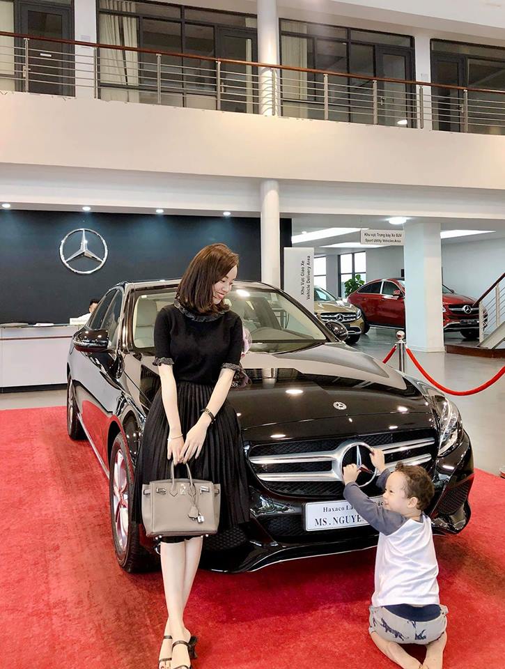 Bất ngờ đăng dòng trạng thái ngôn tình với Mạc Hồng Quân, Kỳ Hân lại hứng trọn gạch đá từ cư dân mạng Bất ngờ đăng dòng trạng thái ngôn tình với Mạc Hồng Quân, Kỳ Hân lại hứng trọn gạch đá từ cư dân mạng