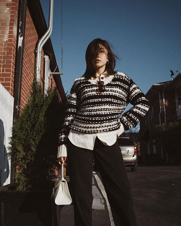 Diện mãi áo len trơn cũng chán, đổi sang áo len họa tiết mặc vừa đẹp lại chẳng lo lỗi mốt