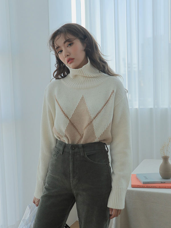 Diện mãi áo len trơn cũng chán, đổi sang áo len họa tiết mặc vừa đẹp lại chẳng lo lỗi mốt