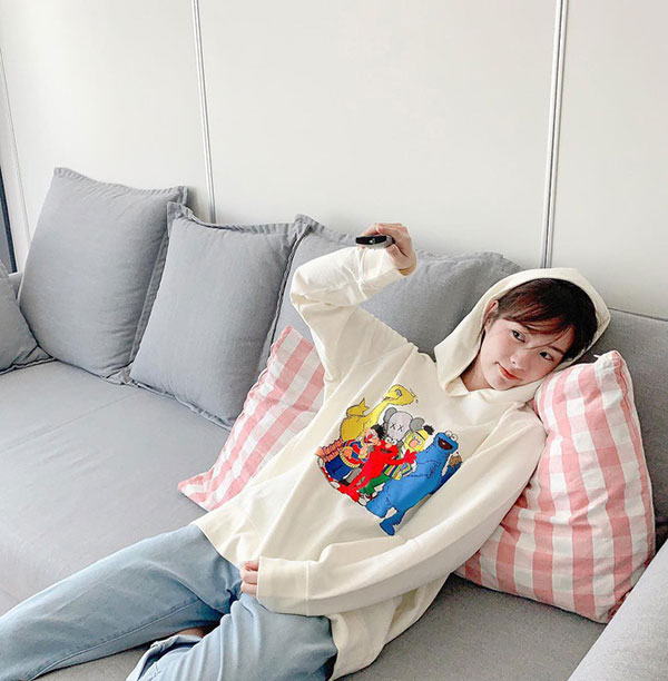 Khi trời chưa lạnh hẳn, bạn hãy tranh thủ áp dụng 5 gợi ý mix đồ vừa xinh vừa ăn ảnh này từ các hot girl Thái