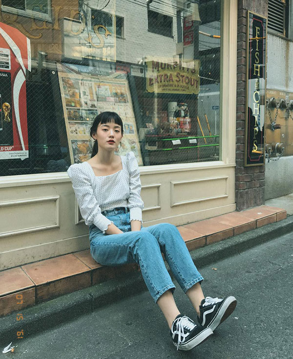 Khi trời chưa lạnh hẳn, bạn hãy tranh thủ áp dụng 5 gợi ý mix đồ vừa xinh vừa ăn ảnh này từ các hot girl Thái