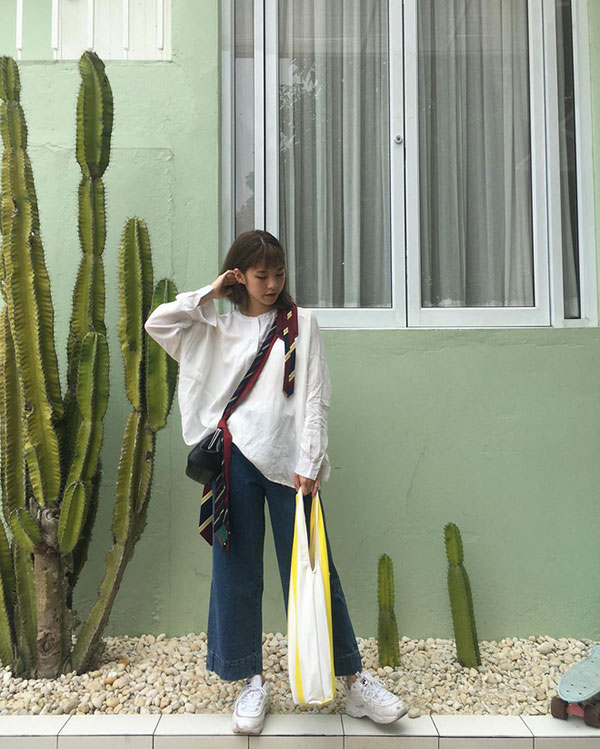 Khi trời chưa lạnh hẳn, bạn hãy tranh thủ áp dụng 5 gợi ý mix đồ vừa xinh vừa ăn ảnh này từ các hot girl Thái