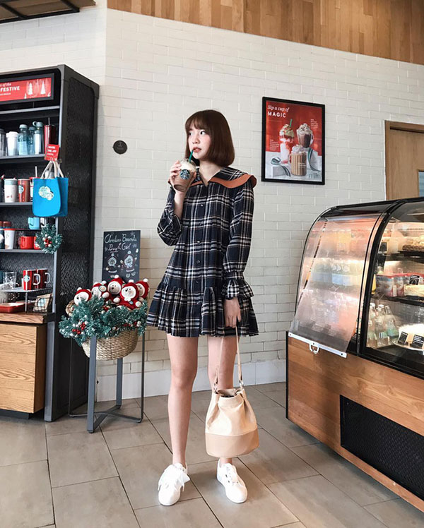 Khi trời chưa lạnh hẳn, bạn hãy tranh thủ áp dụng 5 gợi ý mix đồ vừa xinh vừa ăn ảnh này từ các hot girl Thái