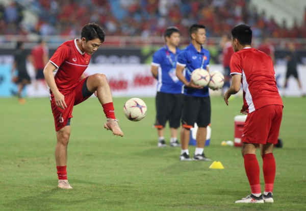 Việt Nam 2-1 Philippines: Công Phượng giải khát, ĐTVN hiên ngang vào chung kết AFF Cup Việt Nam 2-1 Philippines: Công Phượng giải khát, ĐTVN hiên ngang vào chung kết AFF Cup