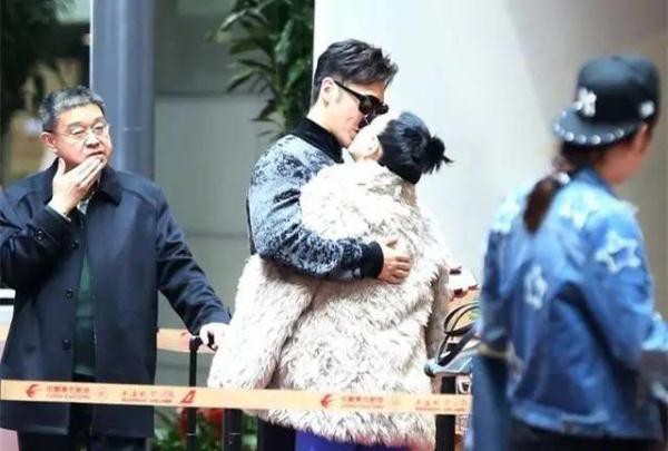 Nỗi khổ của mỹ nhân gốc Việt U50 sau khi lấy chồng kém 12 tuổi