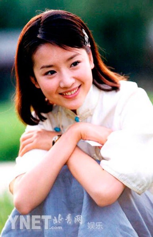 Ảnh để đời khiến ngọc nữ châu Á đánh mất tất cả: Nhẹ thì bị vạch mặt hồ ly giựt chồng, nặng thì bị cả dân tộc quay lưng