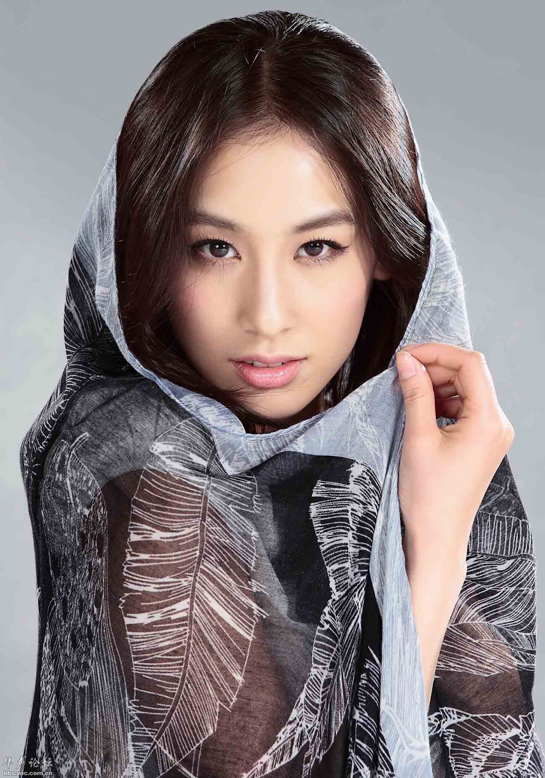 Ảnh để đời khiến ngọc nữ châu Á đánh mất tất cả: Nhẹ thì bị vạch mặt hồ ly giựt chồng, nặng thì bị cả dân tộc quay lưng