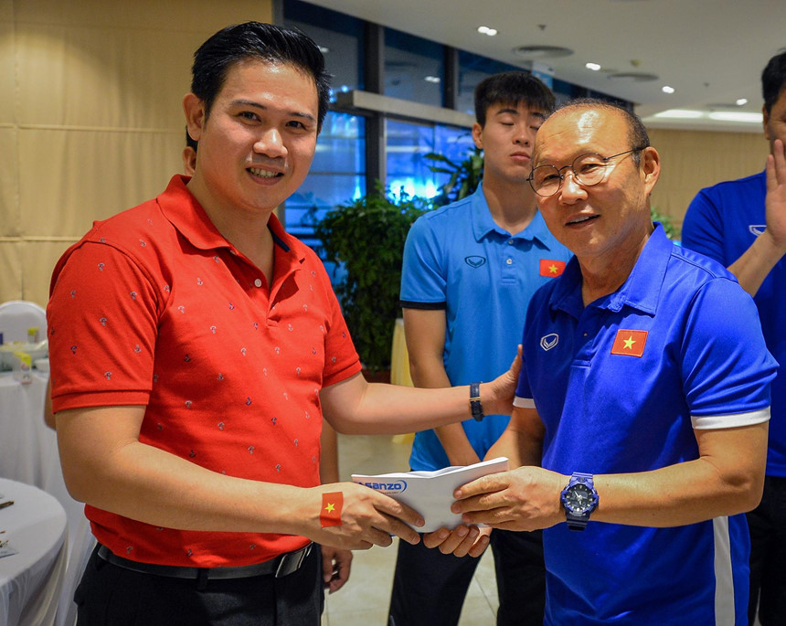 Đội tuyển Việt Nam nhận thưởng nóng 300 triệu đồng ngay sau trận đấu