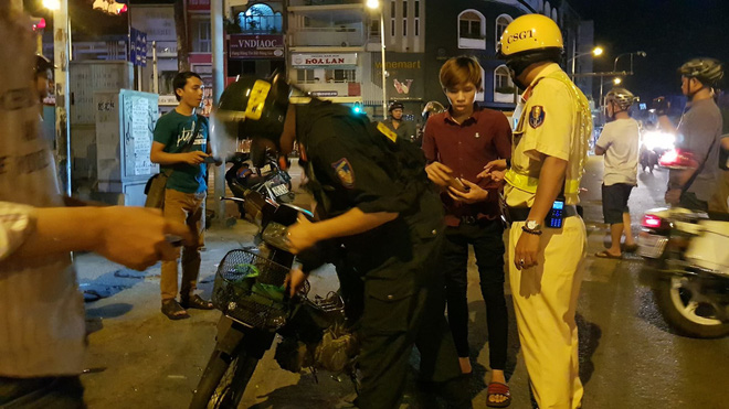 CSGT TP.HCM xử phạt gần 80 trường hợp đi bão sau trận thắng của đội tuyển Việt Nam