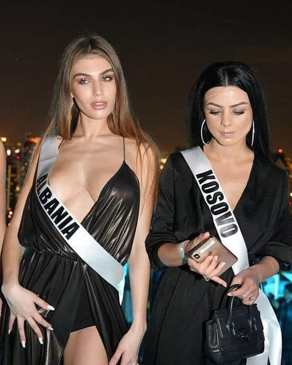 Hoa hậu Hoàn vũ 2018: Thí sinh trốn đi chơi, chụp ảnh bán khỏa thân