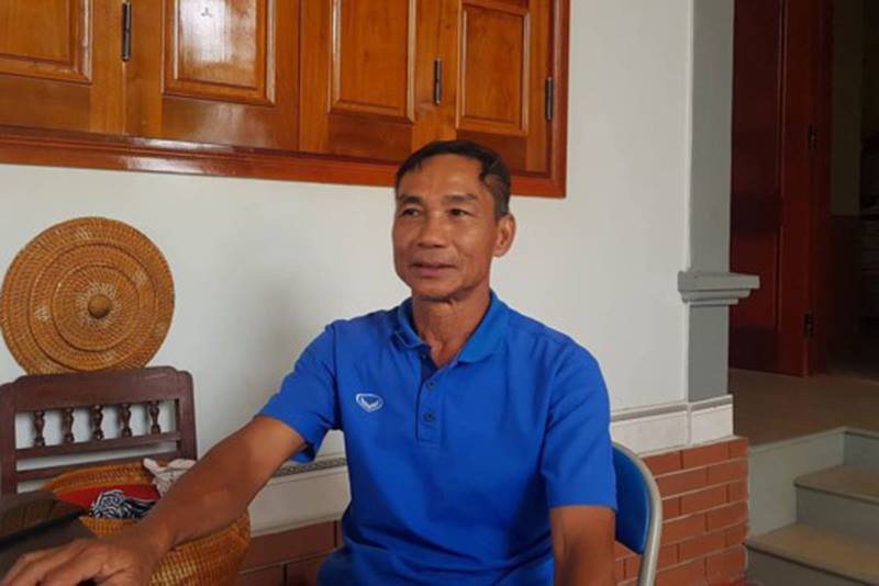 Mẹ Công Phượng bật khỏi giường bệnh khi con sút tung lưới Philippines