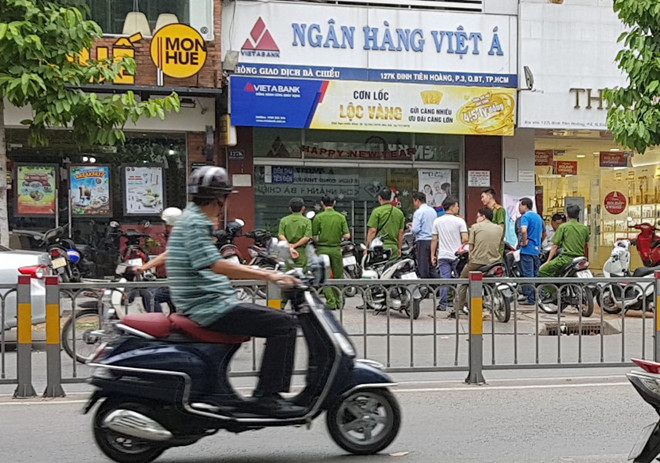 Vụ cướp tại ngân hàng Việt Á ở Sài Gòn diễn ra trong 3 phút