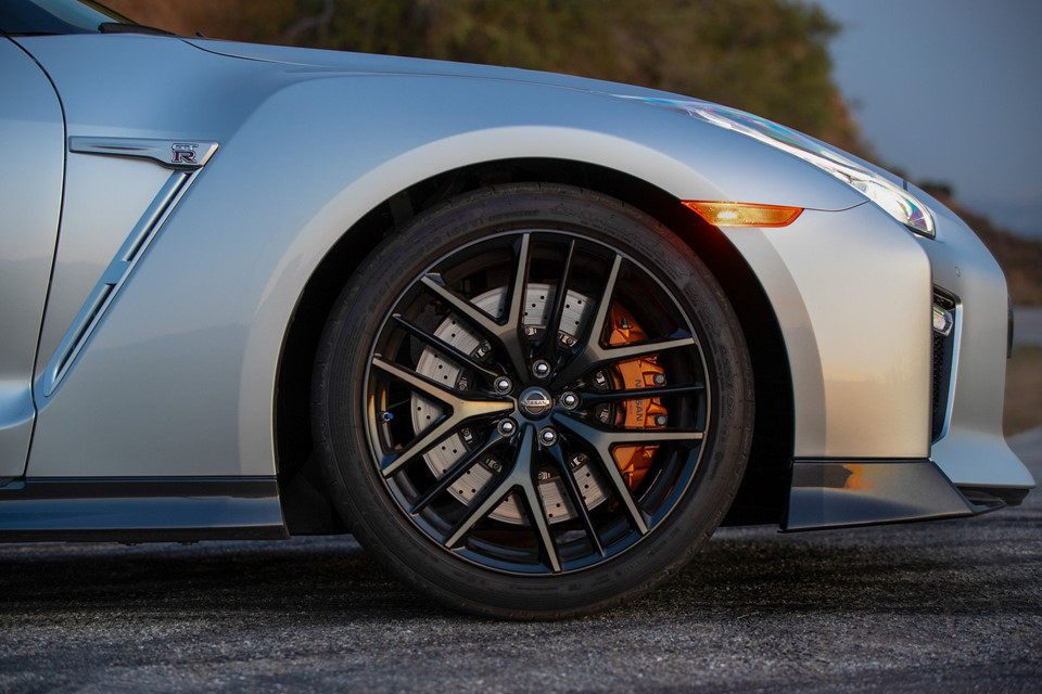 Nissan GT-R 2019 cập bến nước Mỹ, giá gần 100.000 USD