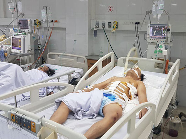 Vụ chặn xe cứu thương sau hỗn chiến: Nhiều tiếng súng nổ khiến người dân hoảng sợ