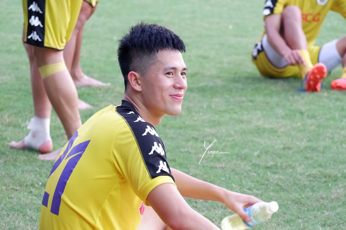Bình thường ỏn ẻn, hiền lành là thế nhưng một khi đã gắt thì Đình Trọng cũng không kém ai đâu nhé Bình thường ỏn ẻn, hiền lành là thế nhưng một khi đã gắt thì Đình Trọng cũng không kém ai đâu nhé