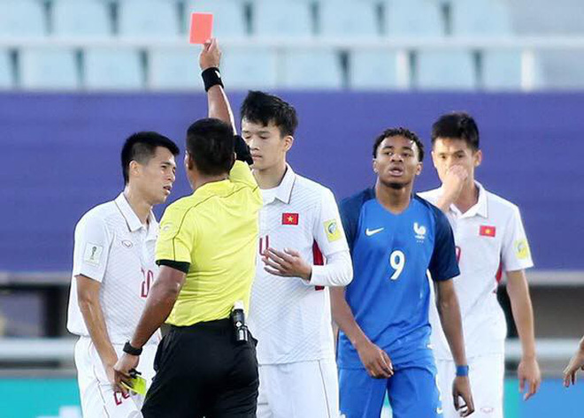 Bình thường ỏn ẻn, hiền lành là thế nhưng một khi đã gắt thì Đình Trọng cũng không kém ai đâu nhé