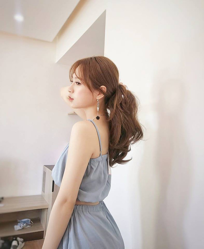 Khui info hội bạn thân xuất hiện giữa biển người trên sân Mỹ Đình vẫn nổi bần bật Khui info hội bạn thân xuất hiện giữa biển người trên sân Mỹ Đình vẫn nổi bần bật