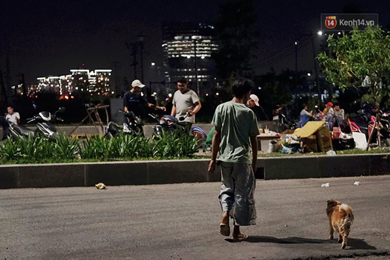 Điều kỳ diệu đã xuất hiện: Chú chó mù trở về bên anh đánh giày câm sau hơn nửa tháng mất tích