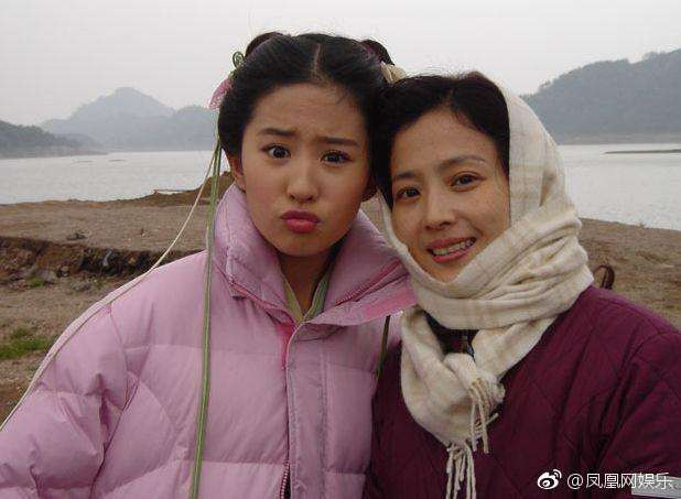 Nhan sắc lão hoá ngược của mẹ Lưu Diệc Phi: U60 mà vẫn đẹp khó tin, khiến netizen tranh nhau nhận làm mẹ vợ