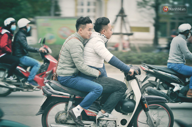 Ảnh: Người dân Hà Nội trùm áo ấm, co ro ra đường trong đợt rét mạnh nhất từ đầu mùa Ảnh: Người dân Hà Nội trùm áo ấm, co ro ra đường trong đợt rét mạnh nhất từ đầu mùa