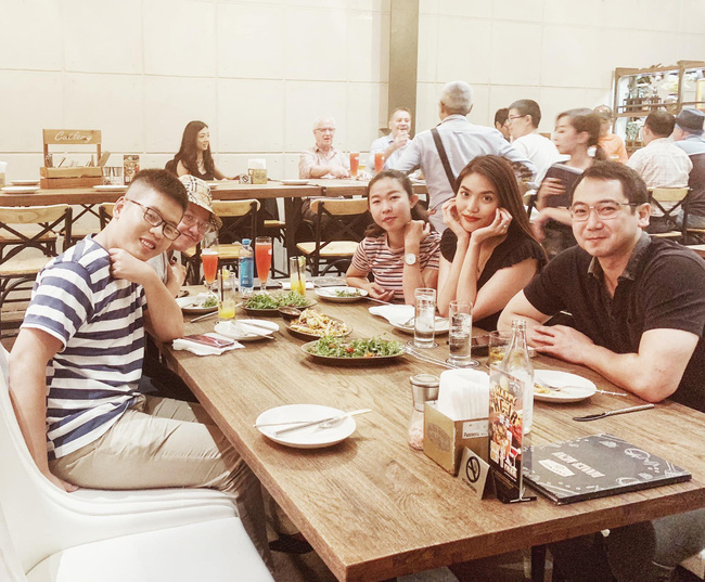 Khá im ắng sau khi lấy chồng, cuộc sống hôn nhân của Lan Khuê và ông xã doanh nhân diễn ra thế nào?