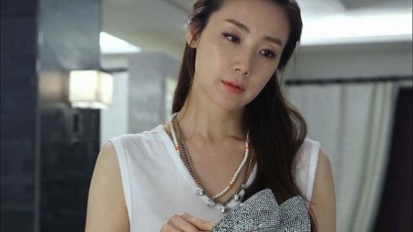 Miệt thị chồng không có tâm cũng chẳng có tầm, anh chồng nín nhịn cho đến một ngày...