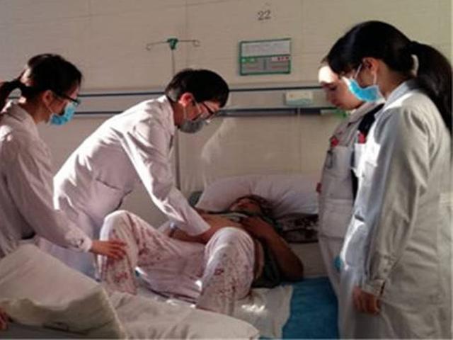 Suốt thai kỳ khỏe mạnh, mẹ bầu sững người khi đi siêu âm ở tháng thứ 9