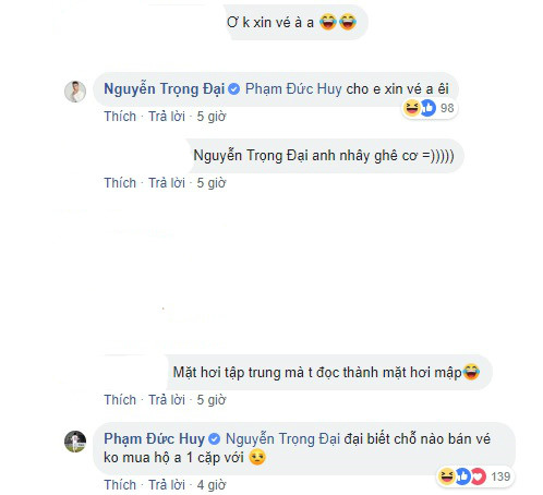 Trọng Đại gây cười với màn xin các cầu thủ tuyển VN vé xem chung kết Trọng Đại gây cười với màn xin các cầu thủ tuyển VN vé xem chung kết