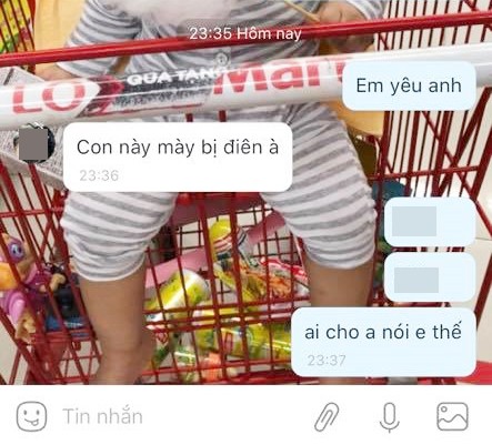 Ngồi đón gió mùa, thấy lòng càng tê tái hơn trước phản ứng của các ông xã khi nhận được tin nhắn yêu thương của vợ