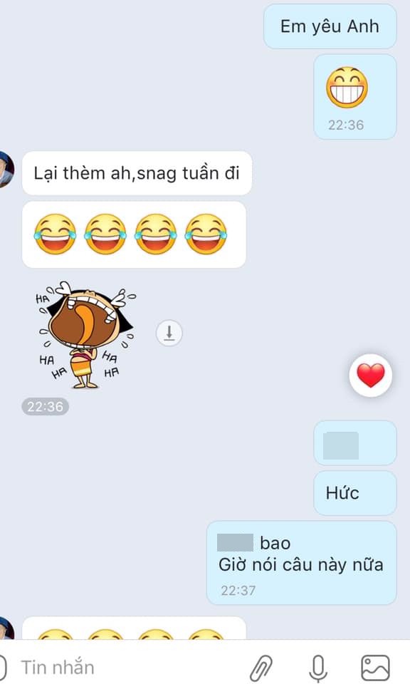 Ngồi đón gió mùa, thấy lòng càng tê tái hơn trước phản ứng của các ông xã khi nhận được tin nhắn yêu thương của vợ