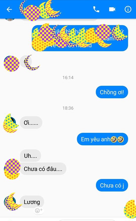 Ngồi đón gió mùa, thấy lòng càng tê tái hơn trước phản ứng của các ông xã khi nhận được tin nhắn yêu thương của vợ