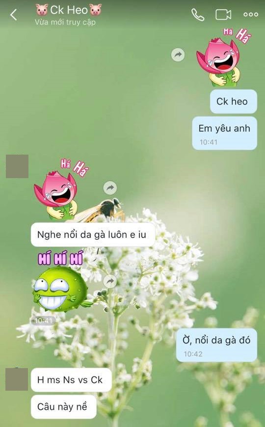 Ngồi đón gió mùa, thấy lòng càng tê tái hơn trước phản ứng của các ông xã khi nhận được tin nhắn yêu thương của vợ