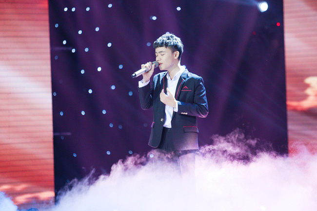 Bảo Anh mang hiện tượng mạng Ngắm hoa lệ rơi để học trò đại náo sân khấu The Voice Kids