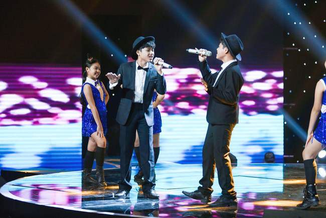 Bảo Anh mang hiện tượng mạng Ngắm hoa lệ rơi để học trò đại náo sân khấu The Voice Kids