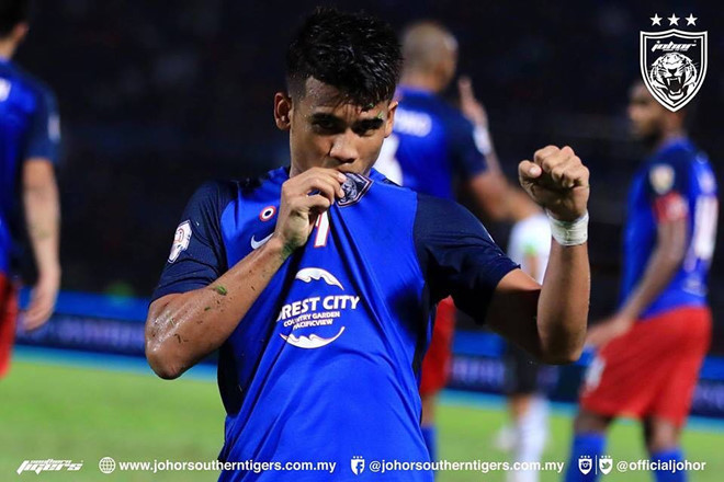 Bạn gái MC xinh đẹp, hơn 5 tuổi của ngôi sao tuyển Malaysia