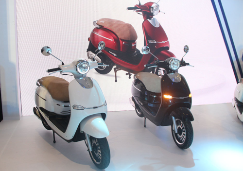 UMG - xe máy Myanmar xâm nhập Việt Nam, giá cao nhất 120 triệu