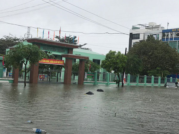 Đà Nẵng cho học sinh, sinh viên toàn thành phố nghỉ học ngày 10-12