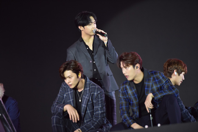 BTOB chiêu đãi người hâm mộ Việt hàng loạt hit khủng, hội ngộ cùng Bích Phương, Erik trong đại nhạc hội Việt - Hàn BTOB chiêu đãi người hâm mộ Việt hàng loạt hit khủng, hội ngộ cùng Bích Phương, Erik trong đại nhạc hội Việt - Hàn