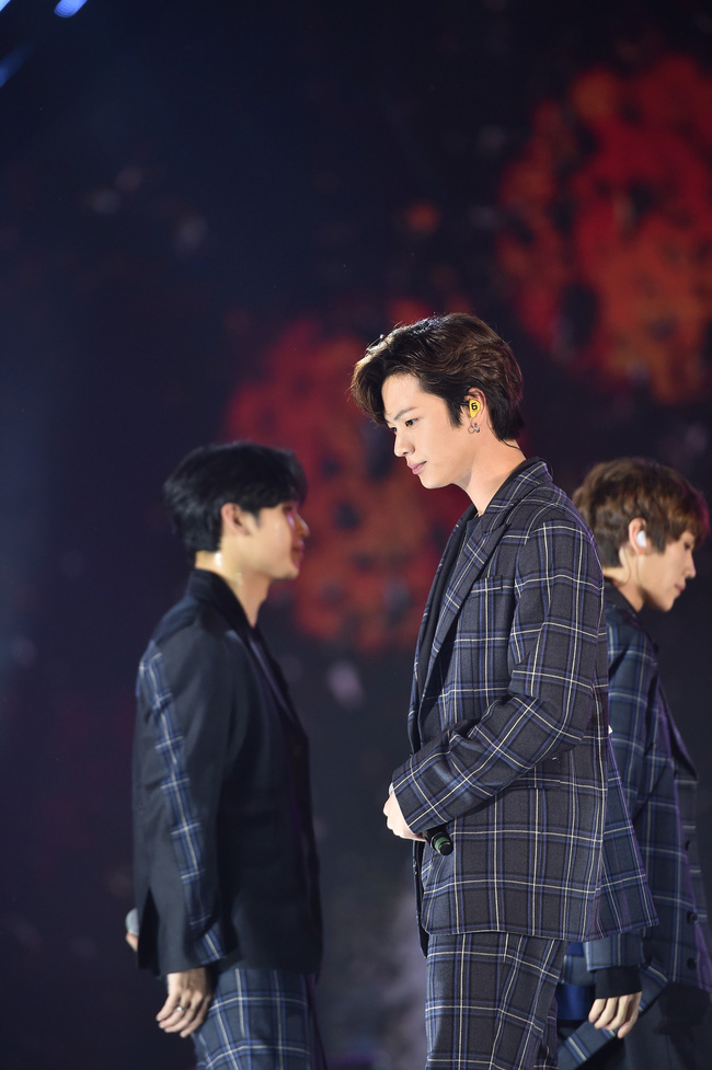 BTOB chiêu đãi người hâm mộ Việt hàng loạt hit khủng, hội ngộ cùng Bích Phương, Erik trong đại nhạc hội Việt - Hàn BTOB chiêu đãi người hâm mộ Việt hàng loạt hit khủng, hội ngộ cùng Bích Phương, Erik trong đại nhạc hội Việt - Hàn