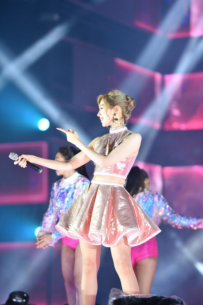 BTOB chiêu đãi người hâm mộ Việt hàng loạt hit khủng, hội ngộ cùng Bích Phương, Erik trong đại nhạc hội Việt - Hàn