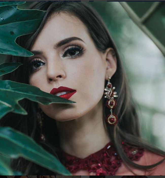 Chân dung cận cảnh của người đẹp nóng bỏng Mexico đã đánh bại Tiểu Vy giành ngôi Hoa hậu Thế giới