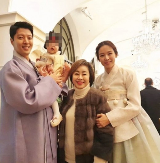 Tranh cãi việc hình con gái Lee Dong Gun bị phát tán mà không có sự cho phép, Jo Yoon Hee cầu xin netizen gỡ bỏ