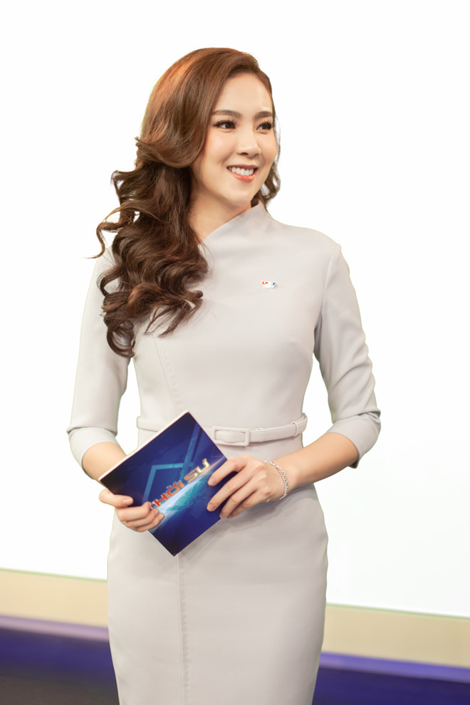 Hot girl thời tiết Mai Ngọc: Chồng nóng tính, còn tôi bánh bèo