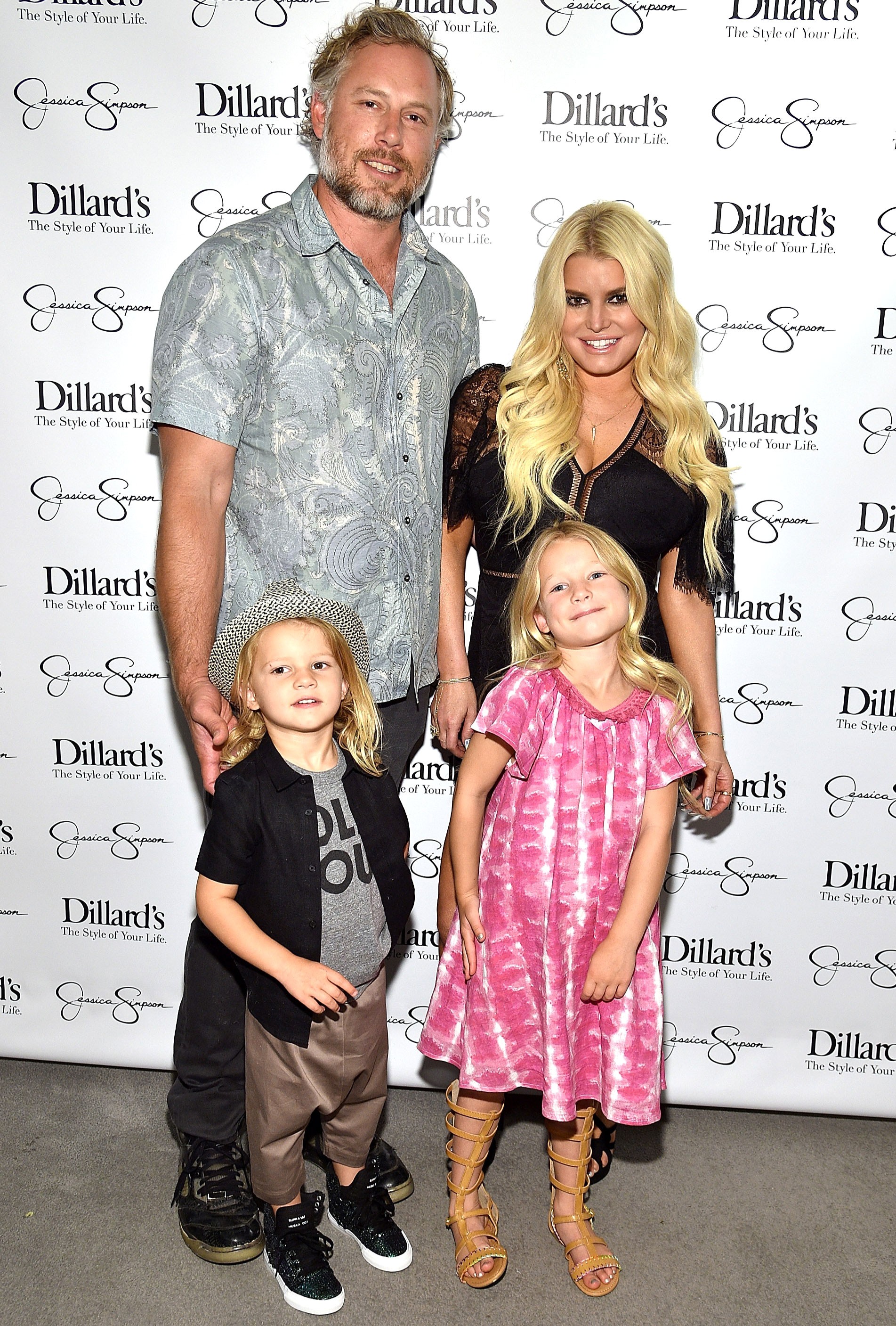 Sao Hollywood tuyên bố giữ mình trước hôn nhân: Người hoàn thành lời hứa, kẻ thì không cưỡng được trái cấm