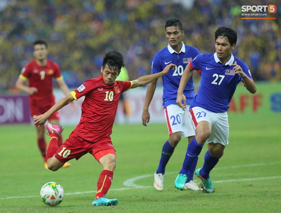 Đêm kinh hoàng: CĐV Malaysia đánh CĐV Việt Nam đổ máu ở AFF Cup 2014