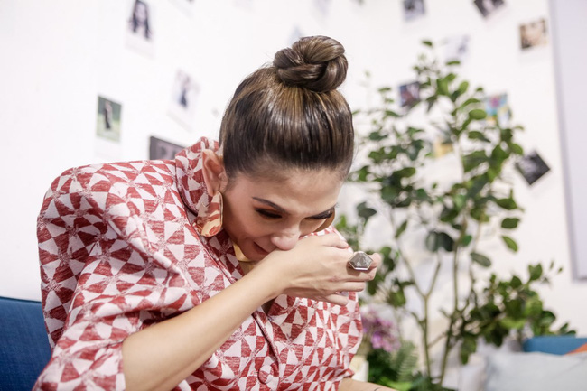 Võ Hoàng Yến khóc hết nước mắt, mang ơn Thanh Hằng khi không ăn miếng trả miếng vụ loại Lệ Nam trong tập 10 The Face