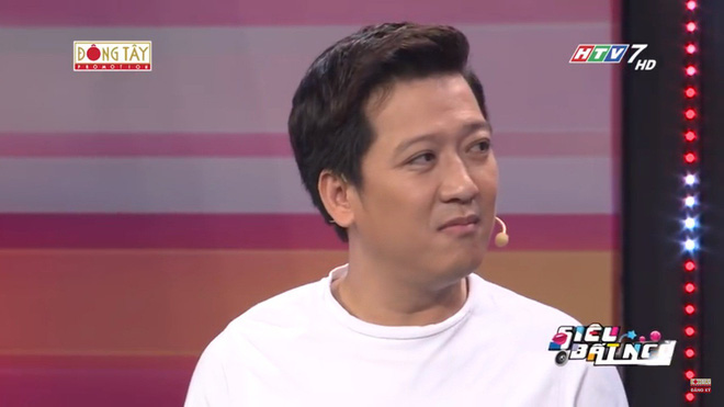 Trường Giang chê Hari Won: 2 năm rồi vẫn phải cầm giấy đọc